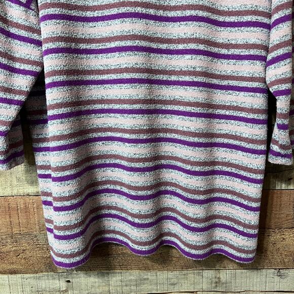 Torrid 3/4 Sleeve Crew Neck Super Soft Plush Top Purple Multi Stripe Size 2 - Picture 9 of 12